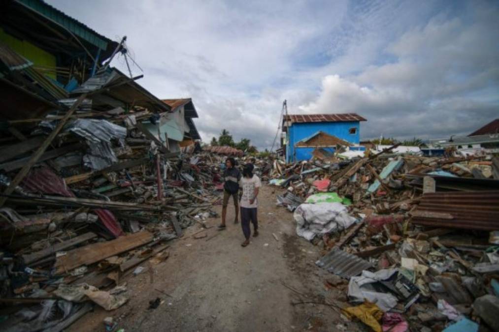 El archipiélago indonesio se asienta dentro del denominado 'Anillo de Fuego' del Pacífico, una zona de gran actividad sísmica y volcánica, y que es sacudida por unos 7.000 temblores al año, la mayoría de escasa magnitud