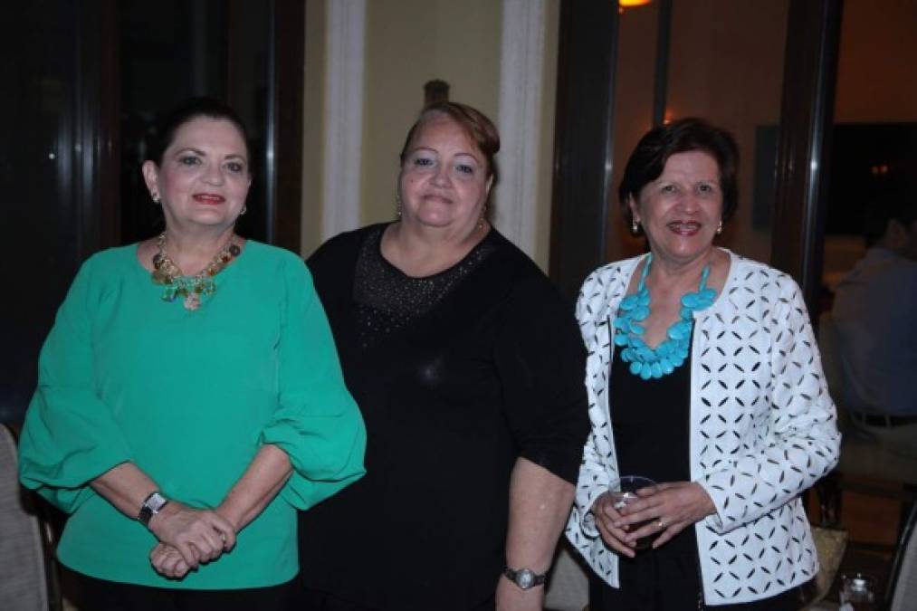 Kalene Padilla, Florencia Fernández y Norma Saybe.