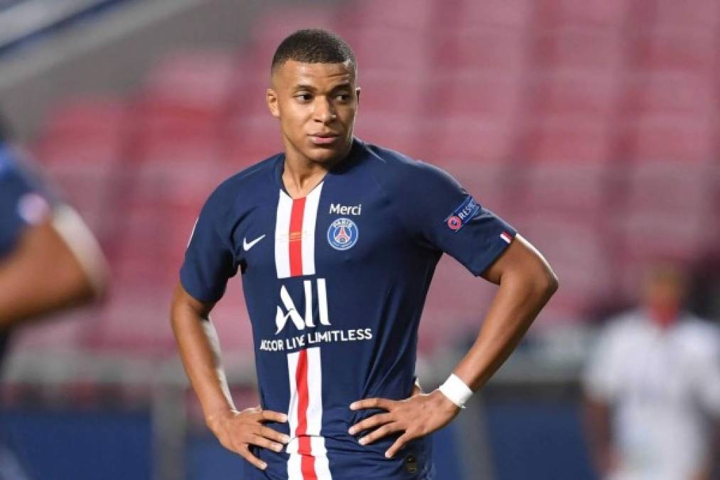 El Real Madrid tiene un plan para fichar a Kylian Mbappé. El club blanco sigue teniendo al francés como objetivo prioritario en el presente mercado, pero será paciente en las negociaciones, pues no quiere una 'guerra de despachos' con el PSG.<br/><br/>Foto - AFP