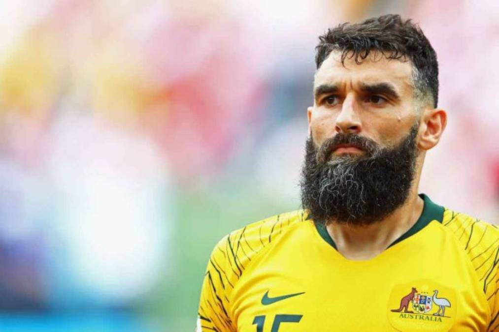 Mile Jedinak: Mediocampista croata de 34 años de edad. Militó en clubes como Aston Villa, Crystal Palace etc.