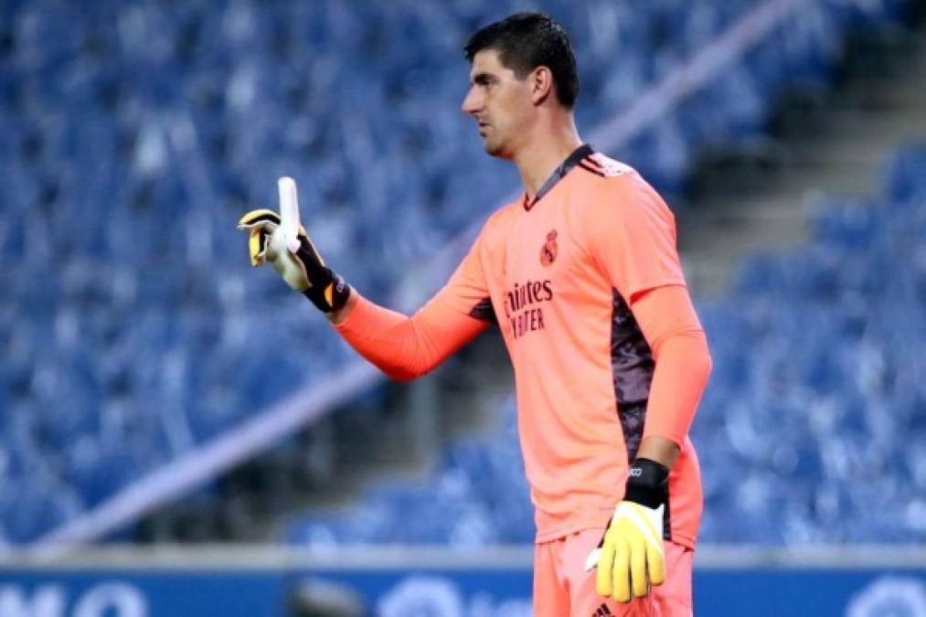 Thibaut Courtois - La portería estará defendida por el guardameta belga que está siendo de lo mejor en el Real Madrid. Y también en las derrotas, ante el Shakhtar fue uno de los más destacados.