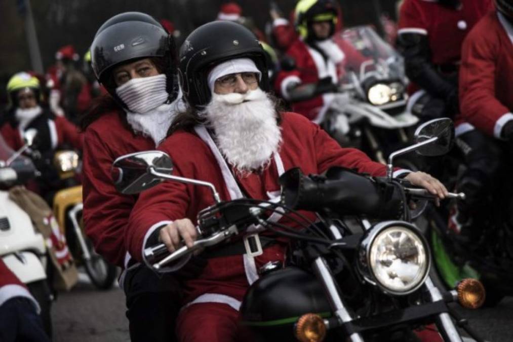 En Italia, le dieron la bienvenida a la Navidad con una carrera en motocicletas.