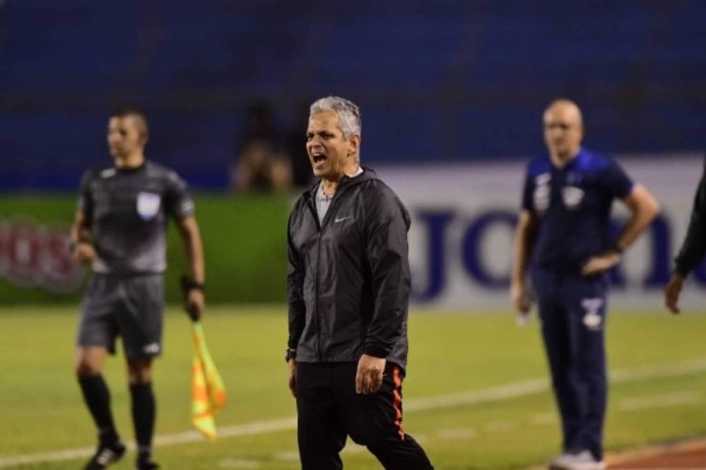 El enfado de Reinaldo Rueda con sus jugadores.