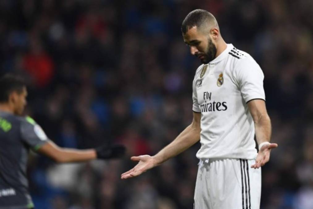 Karim Benzema: El delantero francés del Real Madrid fue de lo poco rescatable en la campaña, aparece como candidato para ganar el Balón de Oro, aunque está lejos de ganarlo.
