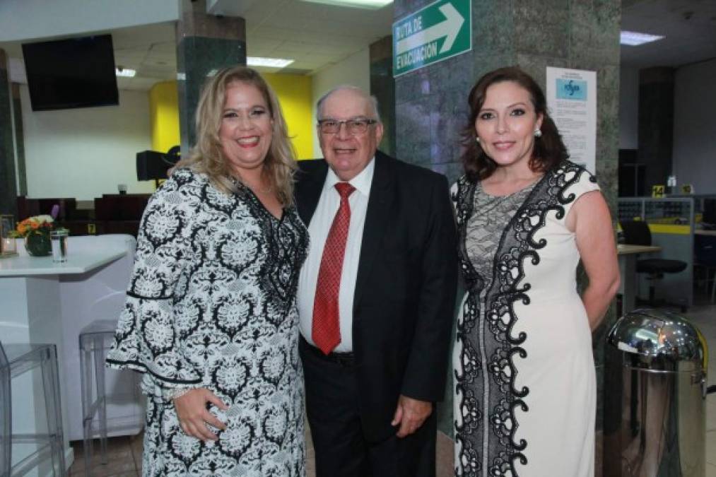 Marialex Boesch, Diego Pulido y Nidia Manzanares.