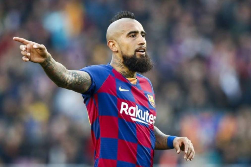 Arturo Vidal, el siguiente fichaje que desea cerrar el Inter de Milán. Antonio Conte, que ya coincidió con el chileno en la Juventus de Turín, quiere convencer al centrocampista para que abandone el FC Barcelona al acabar esta temporada y es que con la llegada de Miralem Pjanic al club culé, Vidal no tendría lugar.