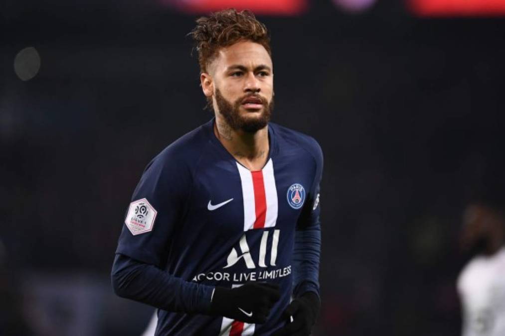 Neymar (27 años) - El crack del Paris Saint-Germain quiere volver al Barcelona, pero en Can Barça ya no le tendrían como prioridad para el 2020. Si se pone a tiro se valoraría su fichaje, pero solo si económicamente fuese algo viable. Aunque Eric Abidal lo citó en la entrevista que concedió a MD la pasada semana. “No voy a decir que va a ser la opción número 1 pero puede ser una opción clara”, argumentó el secretario técnico del club azulgrana