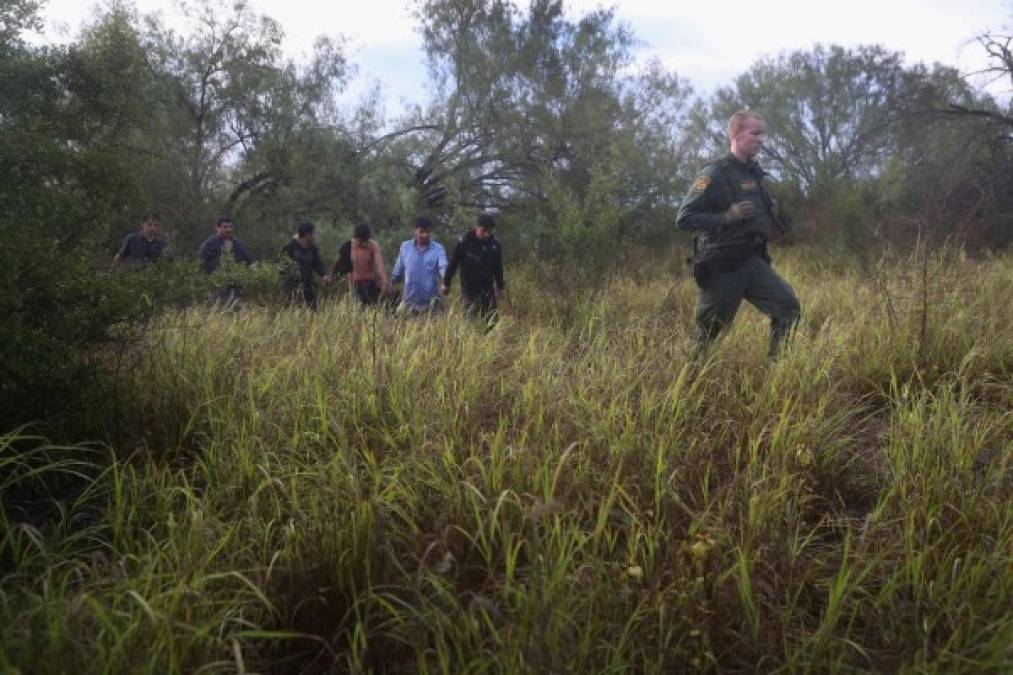 El candidato republicano Donald Trump propuso construir un muro en la frontera para evitar el ingreso a EUA de inmigrantes ilegales desde México y Centroamérica.