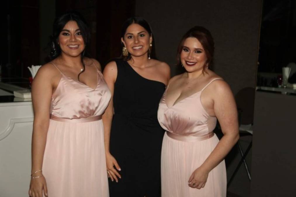 Larissa Aguirre, Arista Mainardi y Laura Fernández.