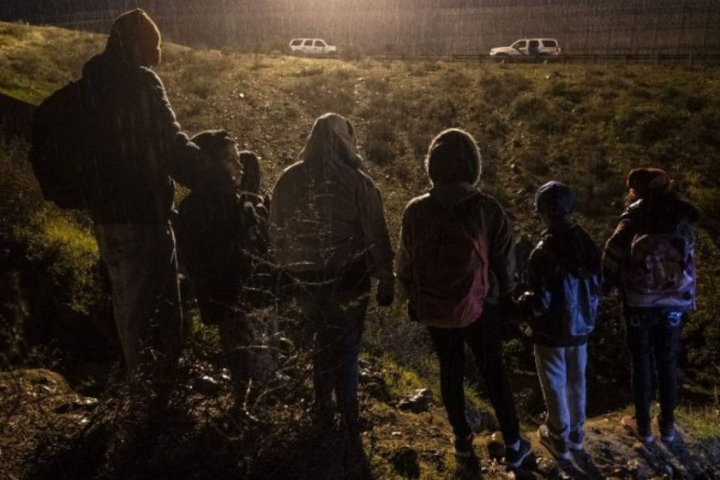 El mandatario pretende poner fin a su desacuerdo con los demócratas en el Congreso que provocó el cierre del Gobierno que se extiende ya por 17 días.