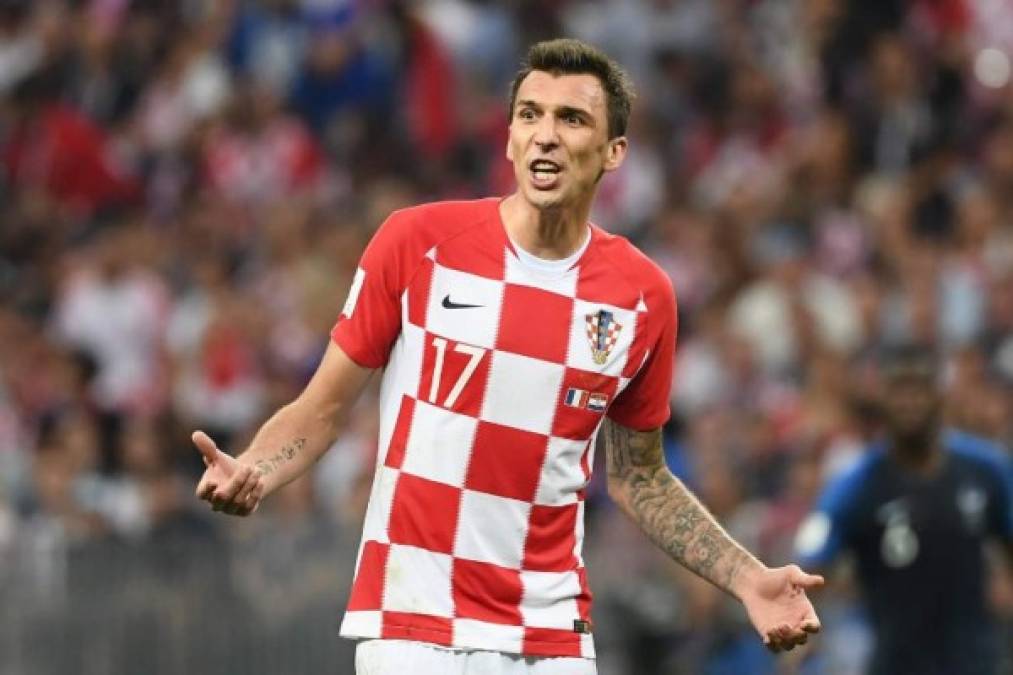 Mandzukic: El internacional croata, de 32 años, se ha convertido en uno de los objetivos del Borussia Dortmund para reforzar la delantera de cara a la temporada que viene. Medios informan que la Juventus rechazó la oferta del club alemán.