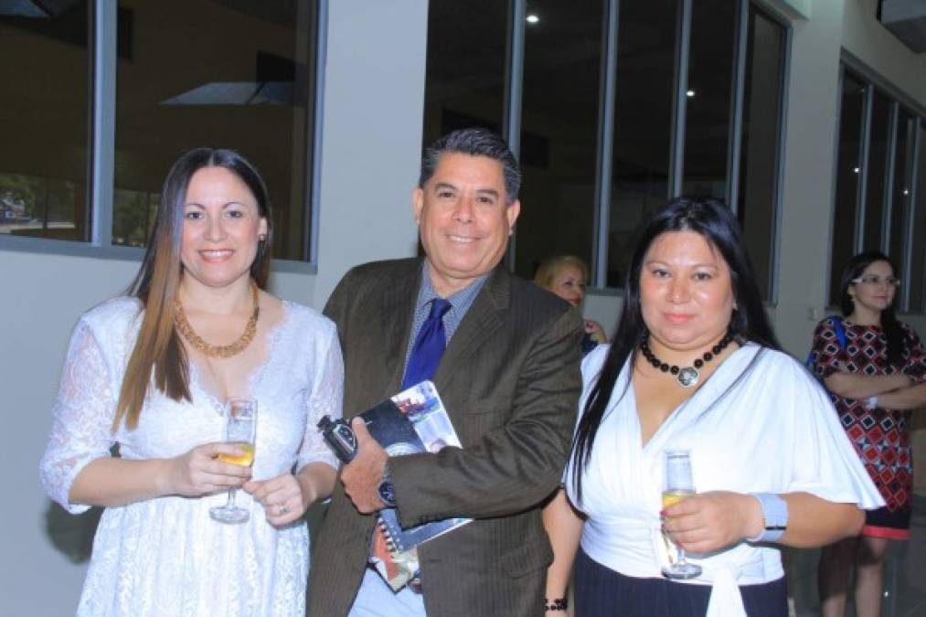 Golda Sánchez, Fredy Pineda y Lisette García.