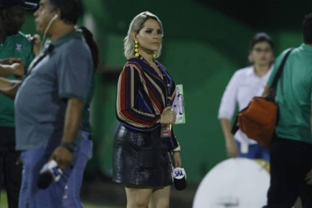 Tanya Rodríguez, periodista de Deportes TVC, estuvo en el duelo Platense vs Motagua.
