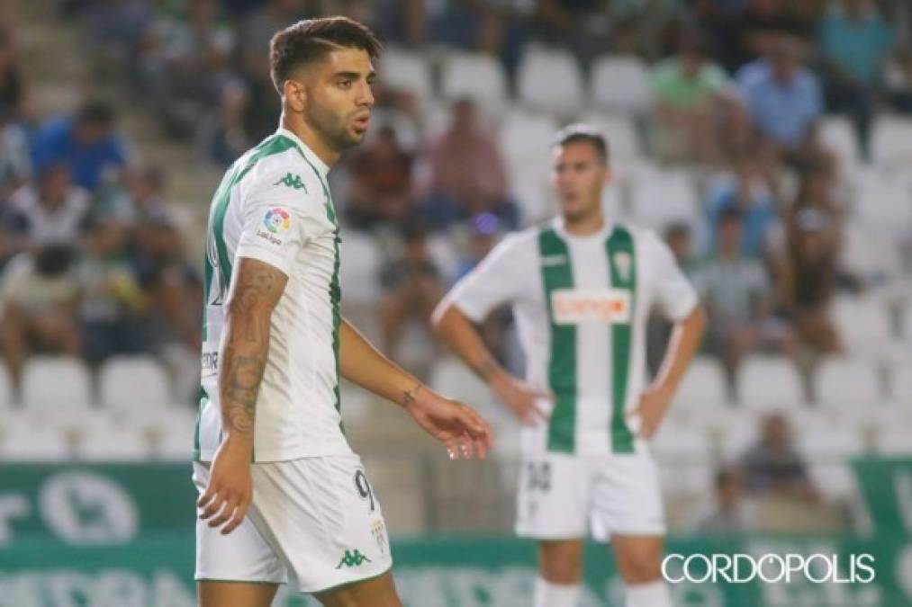 Tras ser dado de baja en el Córdoba, Jona Mejía podría jugar en la tercera categoría de España. Se menciona que el Hércules podría ser su nuevo destino.<br/>