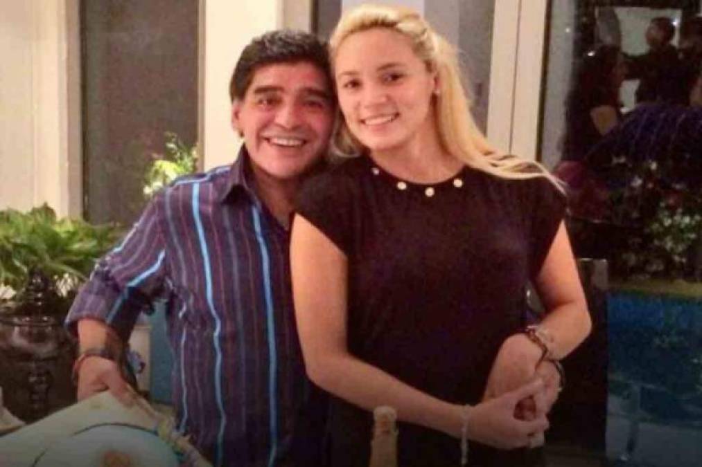 La expareja causó revuelo al señalar cómo murió Maradona: “Murió solo, abandonado, triste”, lamentó.
