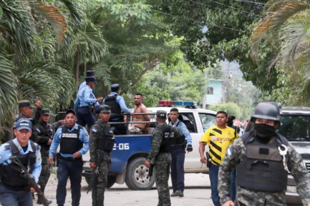 Los tres jóvenes serán remitidos por el delito de portación ilegal de armas y por atentar contra los agentes policiales, dio a conocer el portavoz de la Policía Nacional en la zona norte, Marlon Miranda.