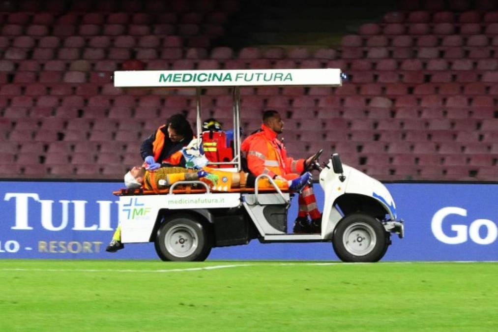 Ospina, exportero de Atlético Nacinal, Niza y Arsenal, está hospitalizado, pero ya recuperó conocimiento y está bajo el control de los médicos especializados, según informaron fuentes de Napoli en el estadio San Paolo