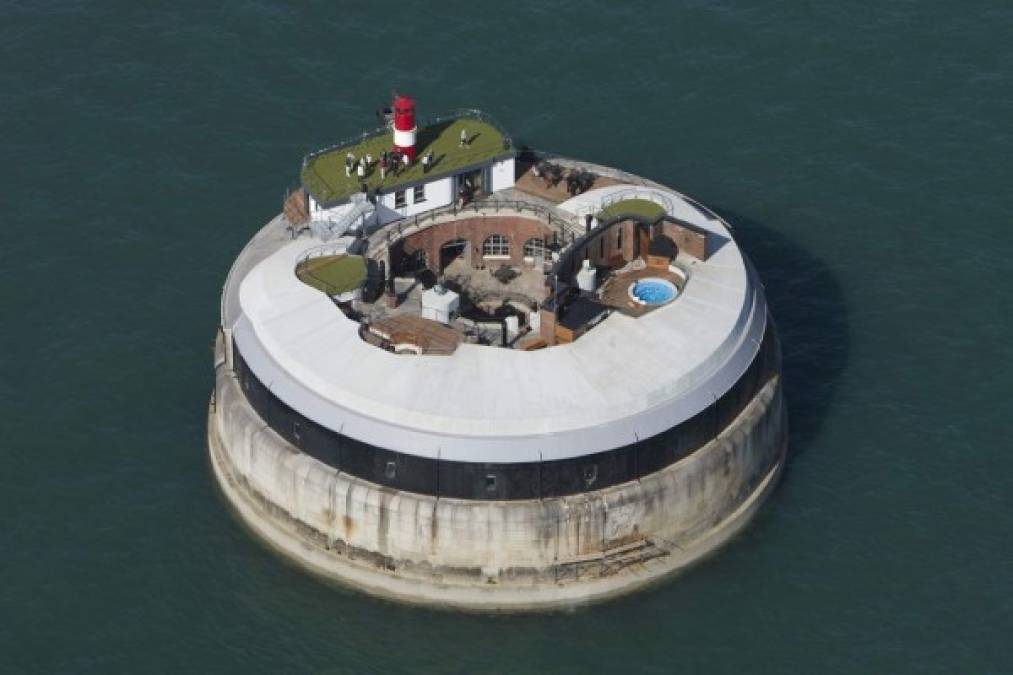 Spitbank Fort, Inglaterra: Aafirman que un fantasma merodea en este hotel que solía ser un cuartel de armas. Ahora es una lujosa isla privada.