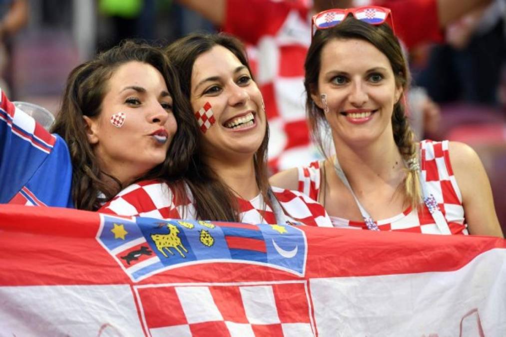 Las aficionadas croatas llegaron en mayoría para apoyar a su selección ante Inglaterra.