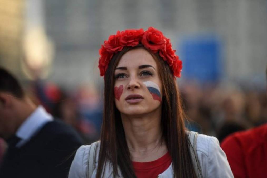Hermosa aficionada rusa. Foto AFP