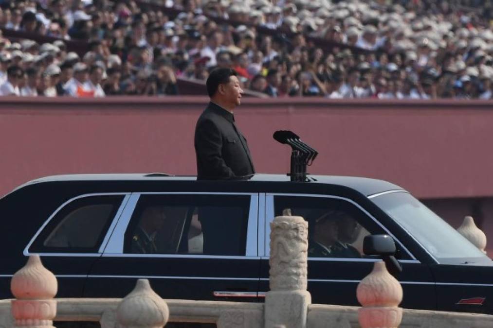 El presidente Xi Jinping lideró el majestuoso desfile militar.