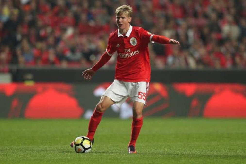 Keaton Parks: Mediocampista de Estados Unidos que milita en el Benfica de Portugal. En la fase de grupos de la Uefa Champions League se enfrentarán al Bayern Múnich, AEK Atenas y Ajax.