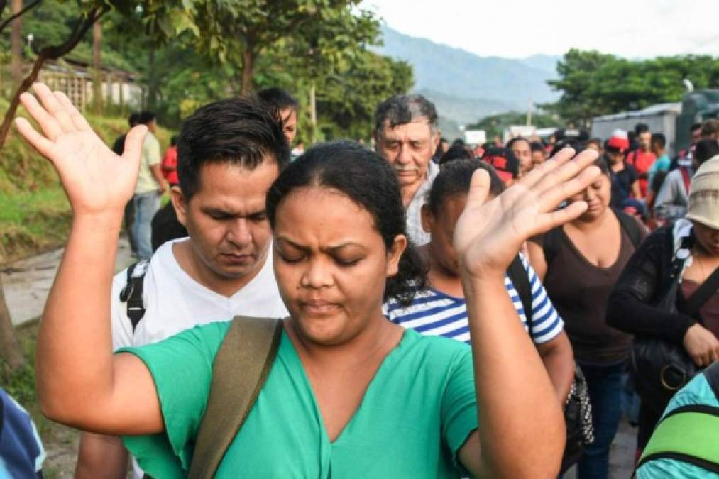 Ese día, a través de un comunicado, las autoridades de Guatemala advirtieron a la caravana que no iba a permitir su ingreso. También se pronunciaron las autoridades de México y Honduras, pidiendo a los hondureños desistir de su ruta.