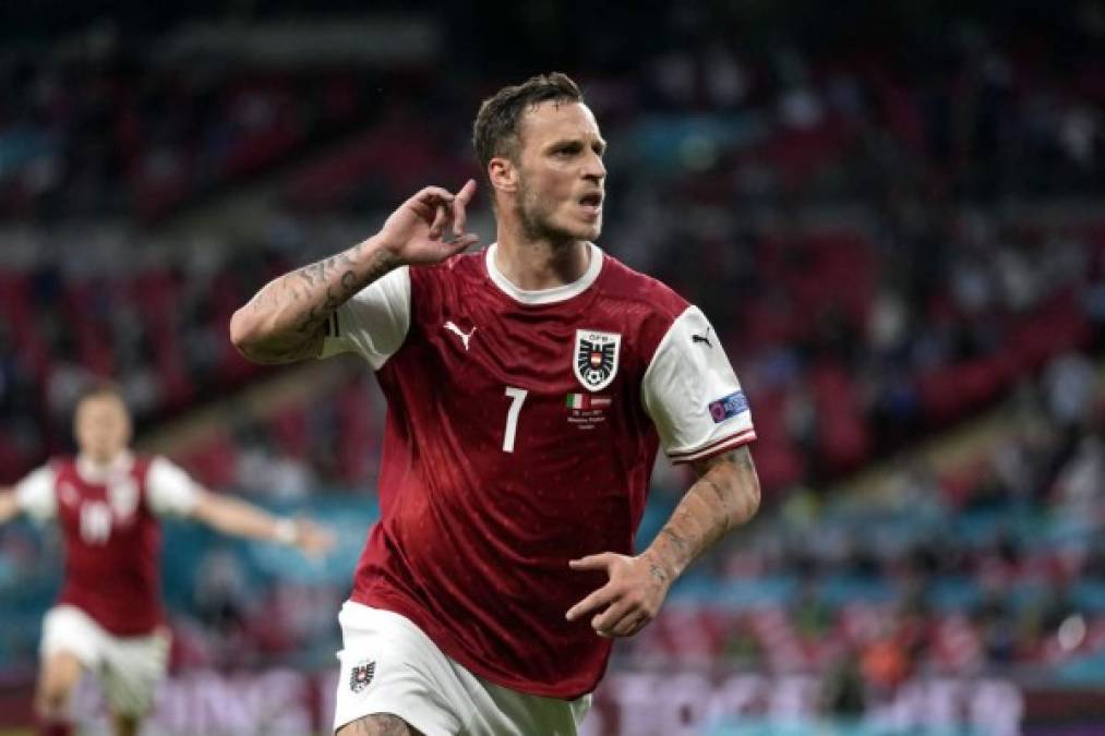 El delantero austriaco Marko Arnautovic, que ha disputado una gran Eurocopa, es objetivo del Bolonia, según informa el periodista Fabrizio Romano. El jugador confirmó abiertamente que Italia podría ser su próximo destino, aunque resaltó su compromiso actual con el Shanghai SIPG. El club italiano espera que el delantero rescinda su contrato con el club chino para firmarlo como agente libre.<br/><br/>Foto - AFP