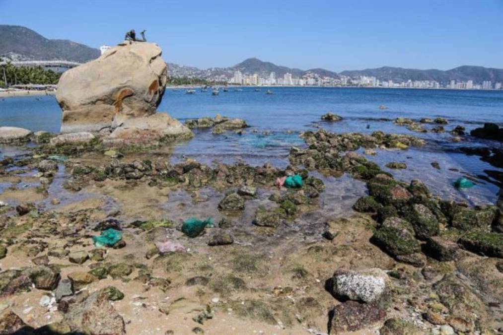 El mar se desplazó varios metros de la playas del balneario de Acapulco, sur del Pacífico mexicano, debido un sistema anticiclónico por lo menos dos veces en las últimas 24 horas, informó este domingo la oficina de Protección Civil del estado mexicano de Guerrero.<br/>