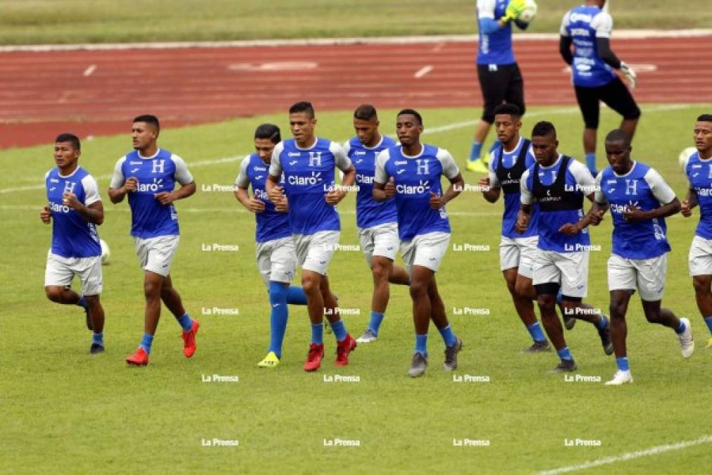 El entusiasmo no cesa, pero el trabajo tampoco afloja en la Selección Nacional. Desde las 4:00 pm, los seleccionados sudan la gota gorda en el estadio Olímpico.