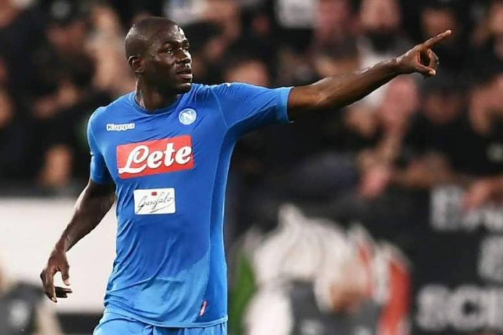 Kalidou Koulibaly: Sorpresa. El defensor senegalés milita en el Napoli y aparece en la lista para ganar al Balón de Oro.