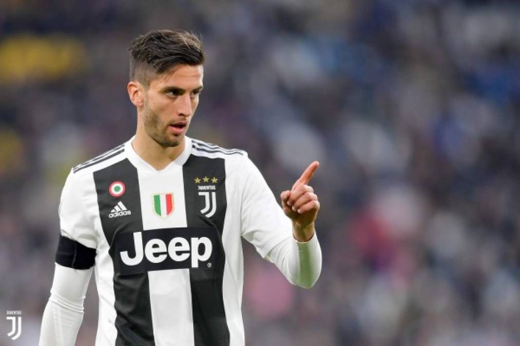 Rodrigo Bentancur: El centrocampista uruguayo es pretendido por el Atlético de Madrid luego de sus buenas actuaciones con la Juventus de Italia. El estratega Diego Simeone lo quiere para el club colchonero.