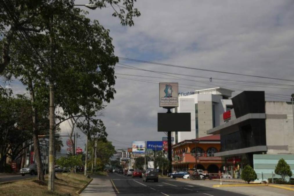 El sector privado de San Pedro Sula y alrededores anunció la forma en la que tomará el asueto de la Semana Santa 2017. En un comunicado de la Cámara de Comercio e Industrias de Cortés se señala que los días lunes 10 y martes 11 las empresas trabajarán en horario normal. El miércoles 12 trabajarán hasta el medio día, prolongándose el asueto hasta el sábado 15 al mediodía.