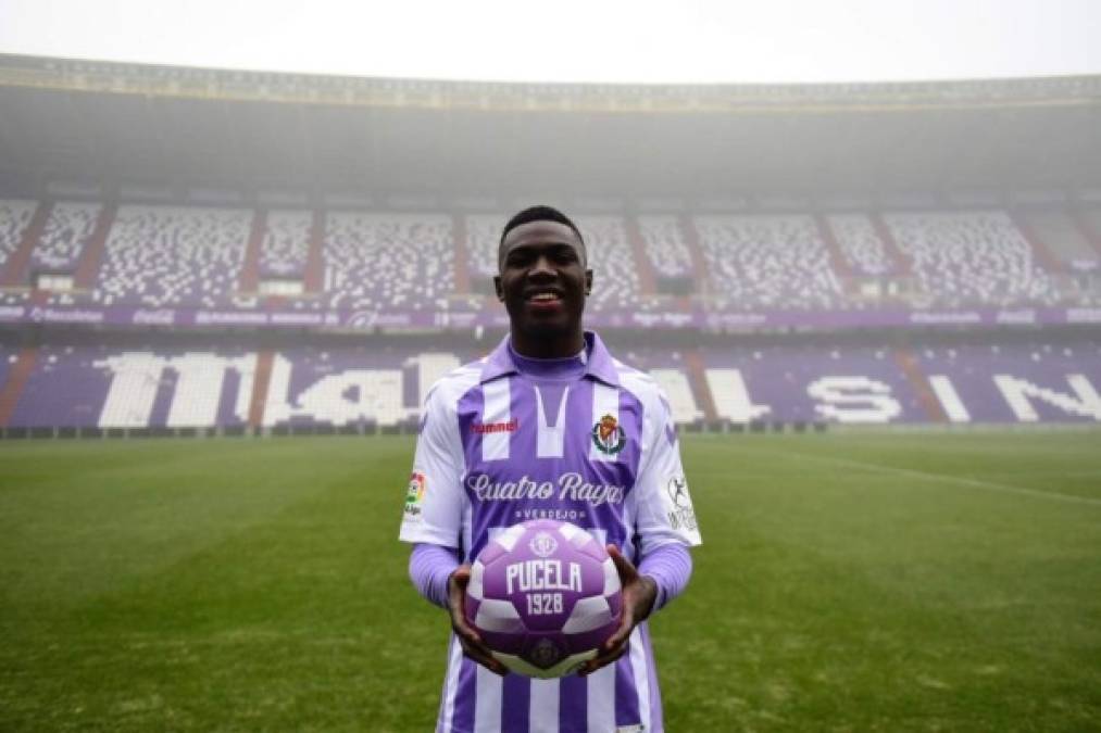 Stiven Plaza ha tenido este miércoles su presentación oficial como jugador del Real Valladolid. El contrato del ecuatoriano se prolonga hasta 2023. 'Soy consciente de que me falta adaptarme al fútbol europeo, creo que lleva un proceso pero estoy dispuesto para lo que el profe pida y el Club disponga', ha dicho.