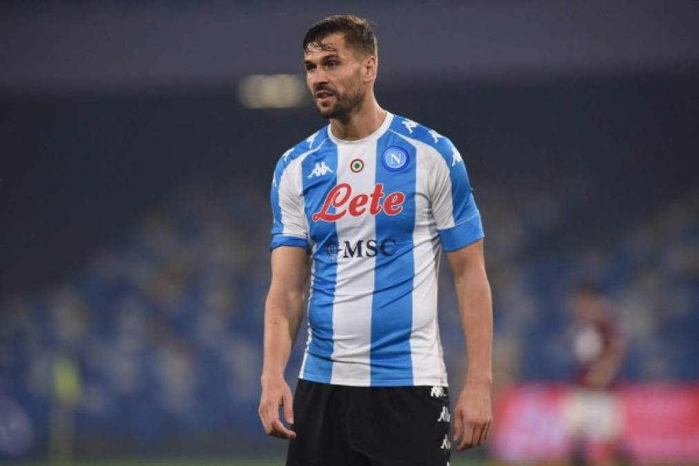 Fernando Llorente - El delantero español ha decidido continuar su carrera en Serie A y recalará finalmente en el Udinese. El Napoli recibirá un ingreso extra por Llorente, que quedaba libre al final del presente curso.