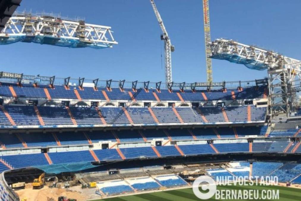 Para el nuevo diseño del estadio del Real Madrid, se tiene prevista la colocación de una nueva cubierta, la cual contará con dos estructura, una fija para proteger los asientes y una retráctil, que se extenderá por el gramado.