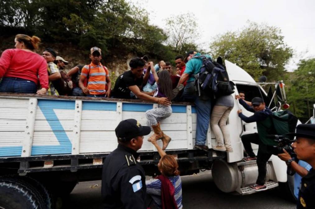 Otros están llegando directo a la capital guatemalteca, donde el albergue Casa del Migrante ya ha pedido asistencia humanitaria para poder ayudarlos.
