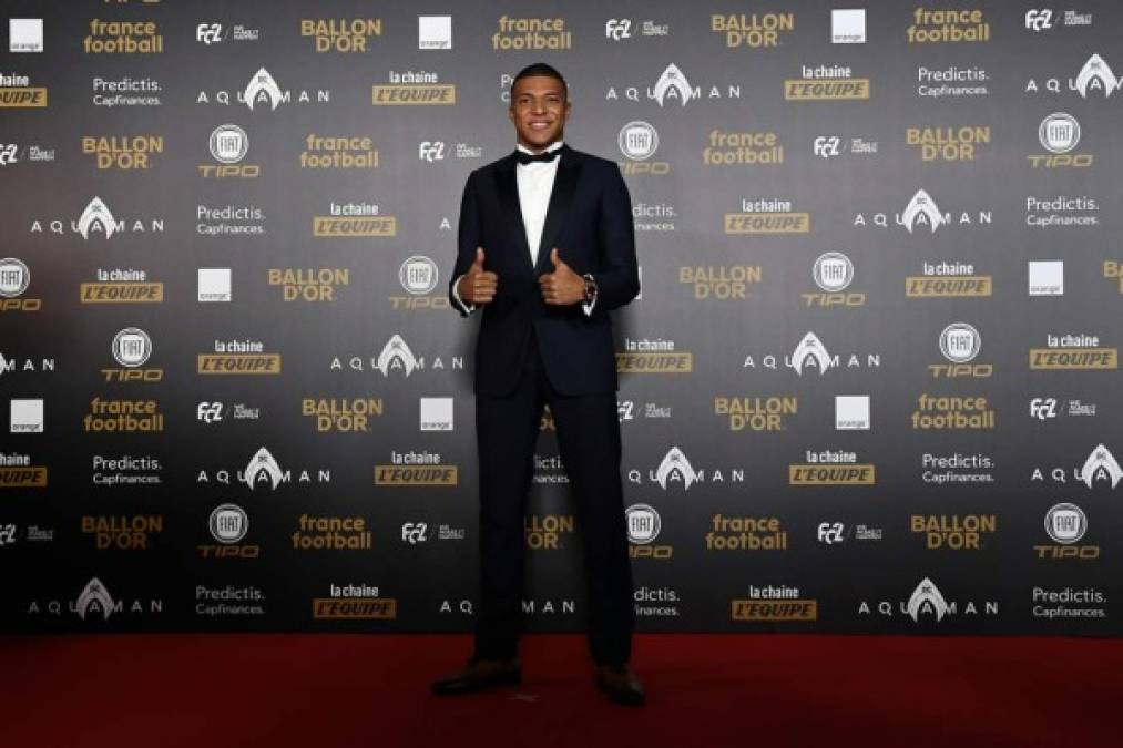 Así fue la llegada de Mbappé a la alfombra roja del Grand Palais de París.