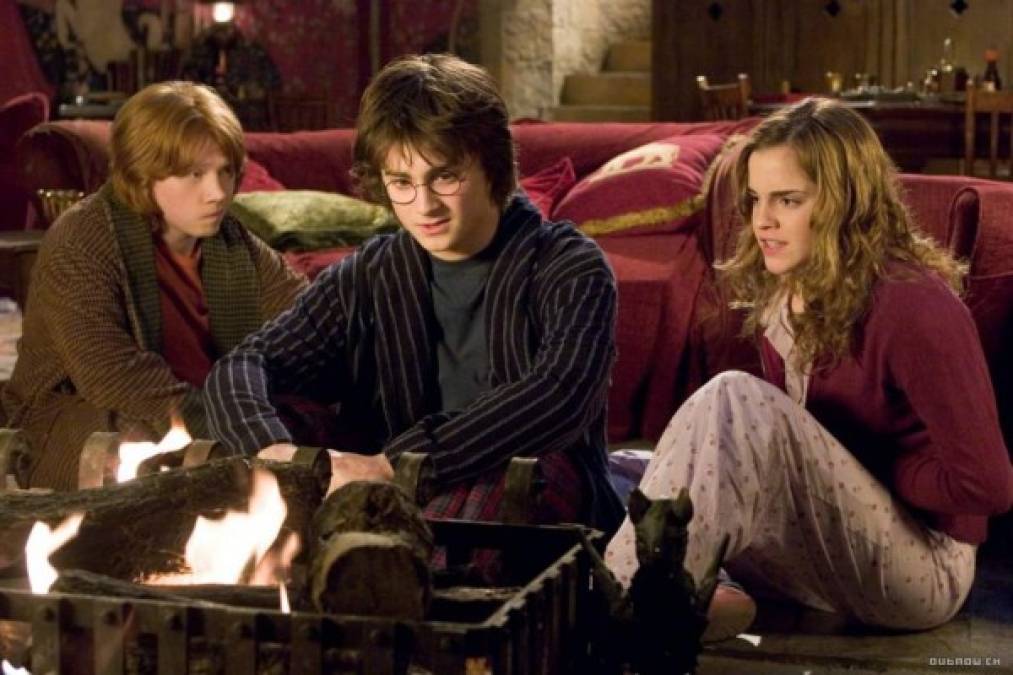 Antes del rodaje de Harry Potter y el Prisionero de Azkaban, el director Alfonso Cuarón hizo que sus tres actores principales redactaran un ensayo sobre sus personajes. Emma Watson escribió 16 páginas sobre Hermione, Daniel Radcliffe escribió una página sobre Harry, y Rupert Grint nunca pronunció ni una sola frase.