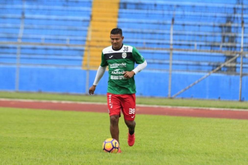 Bryan 'Canguro' Martínez: Tras no seguir en el Platense, el experimentado mediocampista se ha unido al Lone FC de la Liga de Ascenso de Honduras. En su momento fue campeón con Marathón bajo el mando de Héctor Vargas.