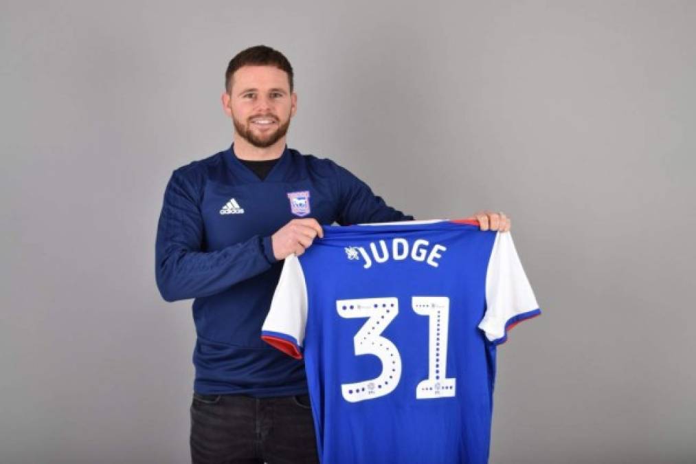 El Ipswich Town ha fichado al centrocampista irlandés Alan Judge. Firma hasta final de temporada.