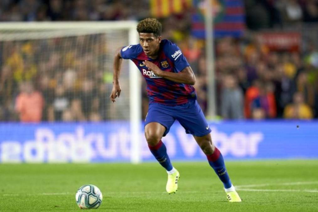 De vuelta en el Barcelona tras unos meses de cesión en el Schalke 04, el defensa francés Jean-Clair Todibo todavía no conoce su futuro, aunque el equipo catalán le abierto la puerta de salida. Tanto el Stade Rennes como el AC Milan estarían interesados en hacerse con los servicios del defensor azulgrana, según informaciones de Footmercato.