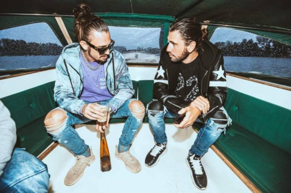 Mayores éxitos:<br/>El fenómeno de Dimitri Vegas & Like Mike es una historia que continúa desarrollándose. Obtuvieron platino en su natal Bélgica por su canción'The Hum'.<br/><br/>La colaboración con Ne-Yo 'Higher Place' estuvo 10 semanas consecutivas en la cima de la lista de singles de Bélgica. Además, asegurando el puesto nº 1 en el Billboard Dance Chart.<br/>