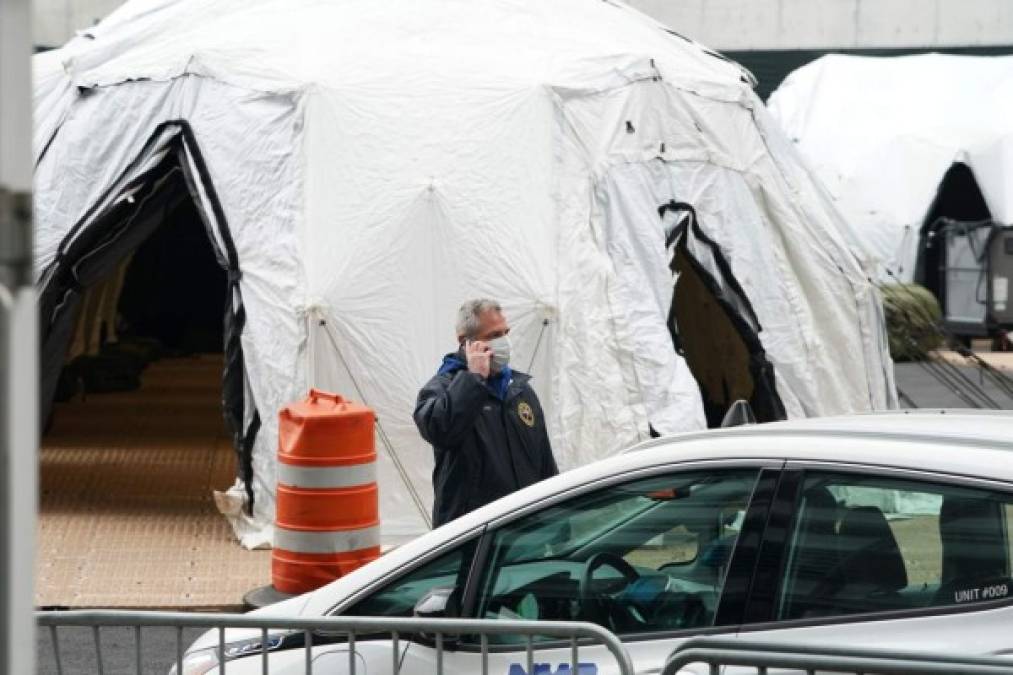 El gobernador de Nueva York, Andrew Cuomo, anunció estas morgues se replicaran en otros hospitales a lo largo y ancho de la ciudad de Nueva York, por lo que en los próximos días comenzarán a llegar más camiones refrigerados y carpas.<br/>