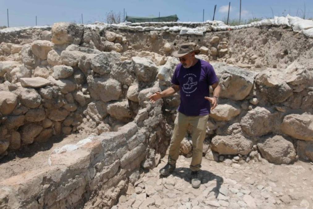 Arqueólogos en Israel anunciaron este lunes haber determinado la ubicación de una antigua ciudad filistea, mencionada en la historia bíblica del rey David.