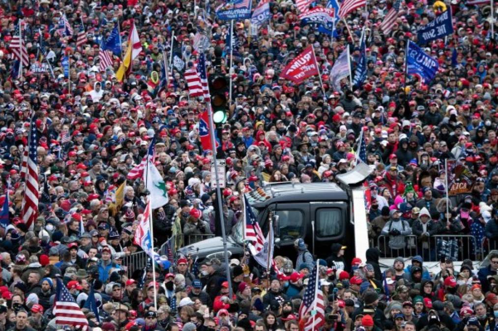 Miles de seguidores del presidente saliente de Estados Unidos, Donald Trump, se reunían este miércoles en el centro de Washington para realizar una demostración de fuerza en el día que el Congreso debe certificar su derrota en las elecciones de noviembre.