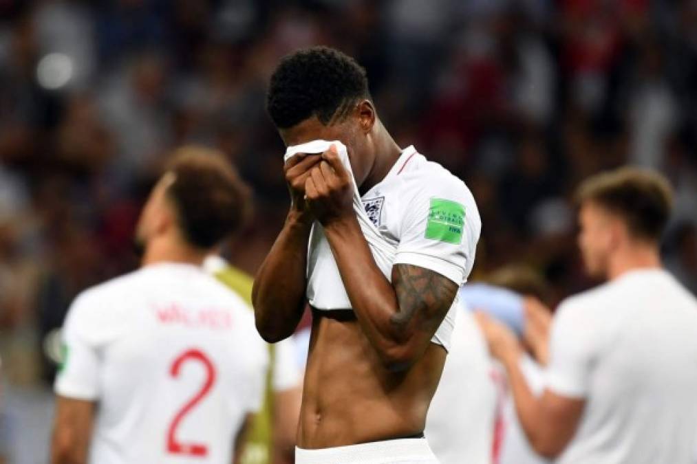 El joven delantero inglés Marcus Rashford rompió a llorar por la eliminación de Inglaterra.