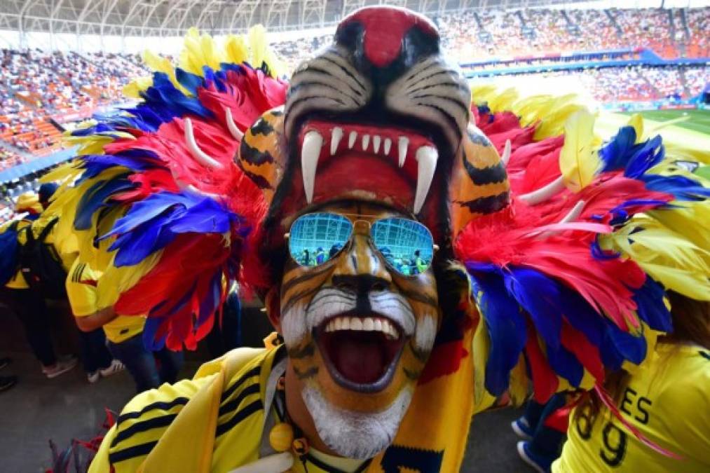 Los colombianos también usaron divertidos disfraces. Foto AFP