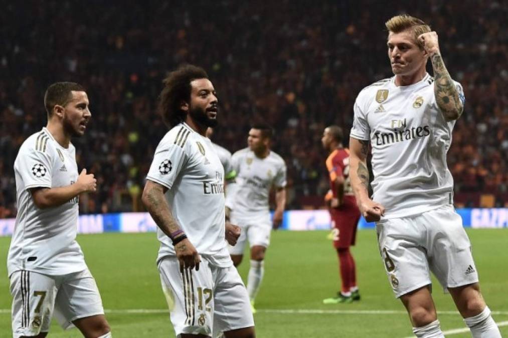 El alemán Toni Kroos se encargó de anotar el gol de la victoria del Real Madrid y lo festejó con Marcelo y Hazard.