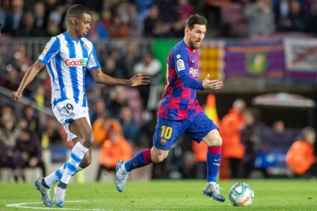 Alexander Isak ha marcado 14 goles en la presente campaña con la Real Sociedad en España y eso ha hecho que el Barcelona se interese en sus servicios.